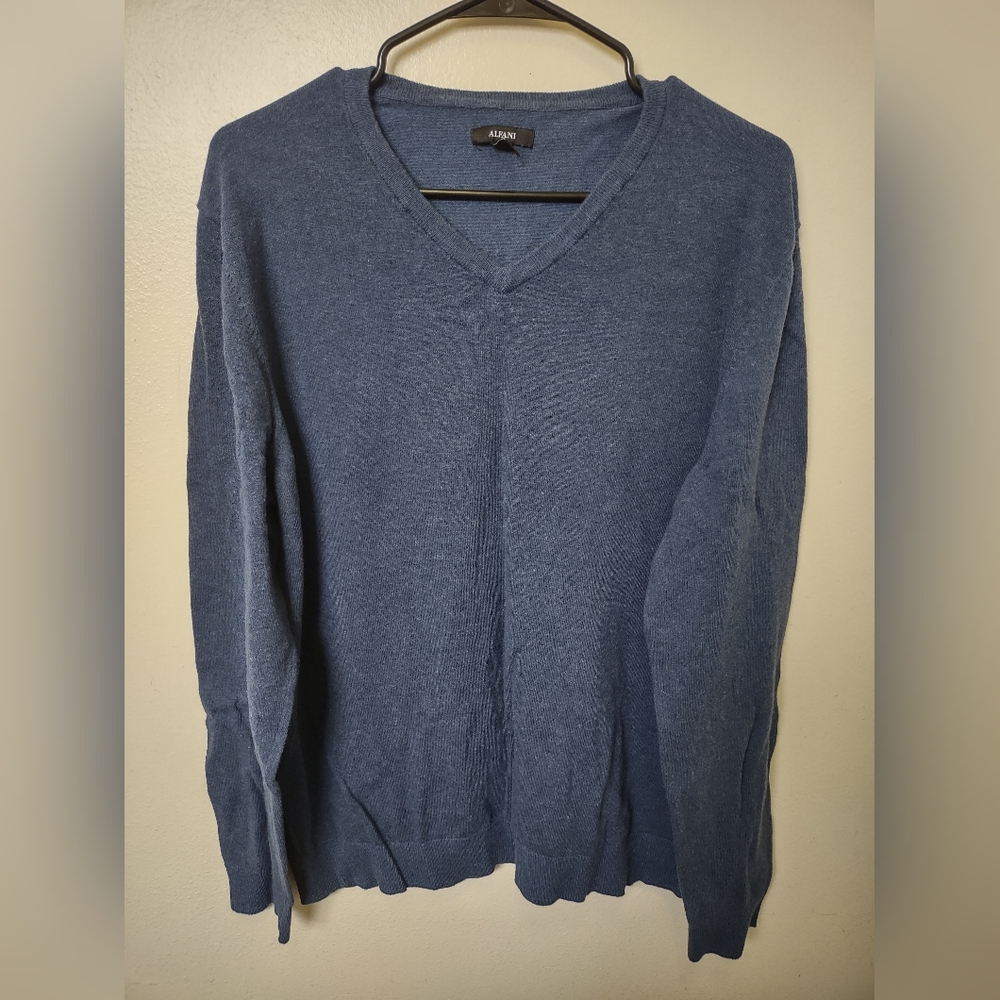 ALFANI v-neck, size Large, color blue,